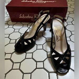 Vintage Salvatore Ferragamo Italian Snake Skin Leather Black Slingback Heels 5.5